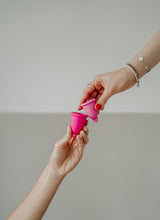 740-00_741-00_ Menstruationstasse, Gr. 1_Menstruationstasse, Gr. 2_4260018197406_4260018197413.jpg