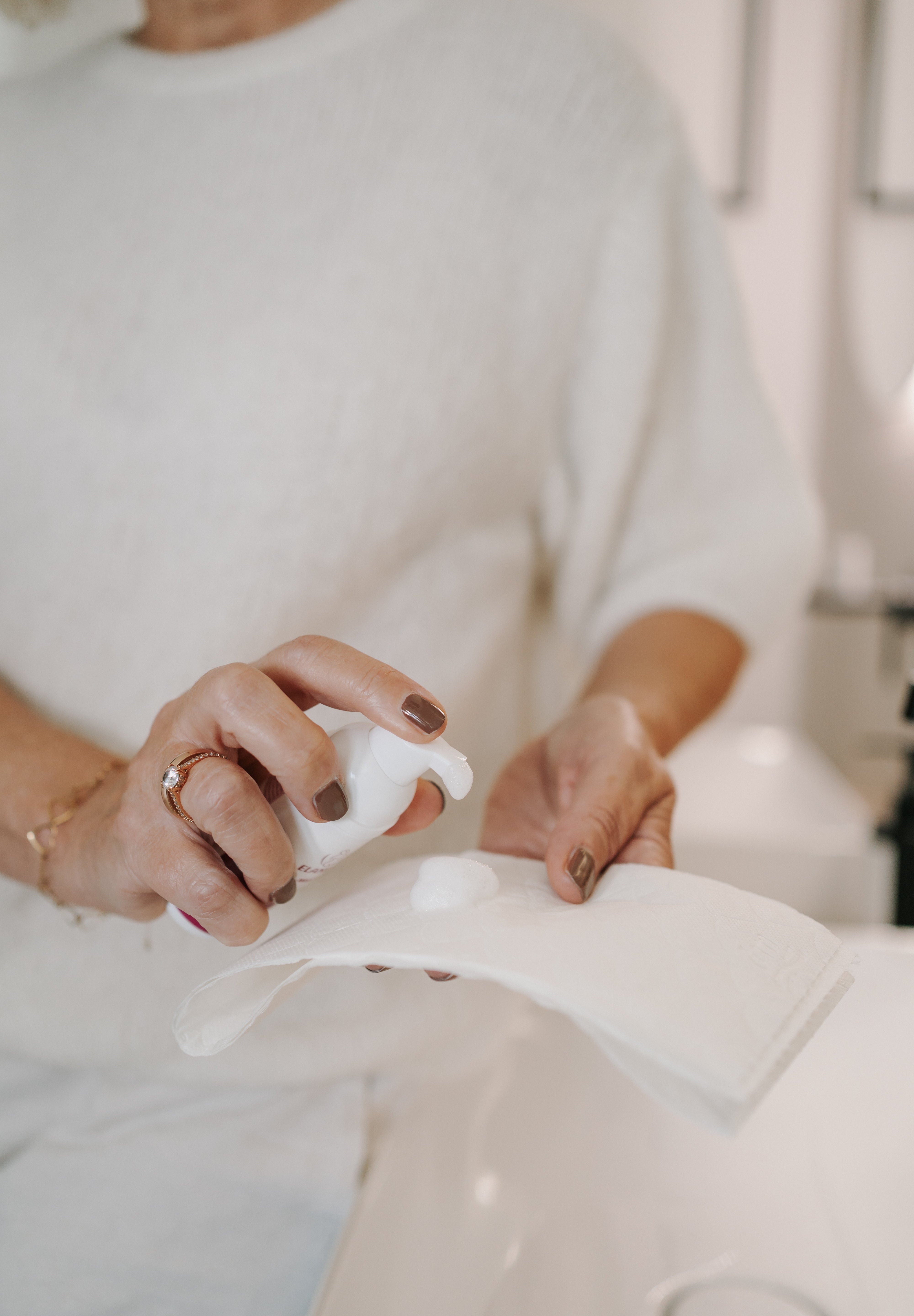 4260018194085_407-00_3in1 Intim-Waschschaum.jpg