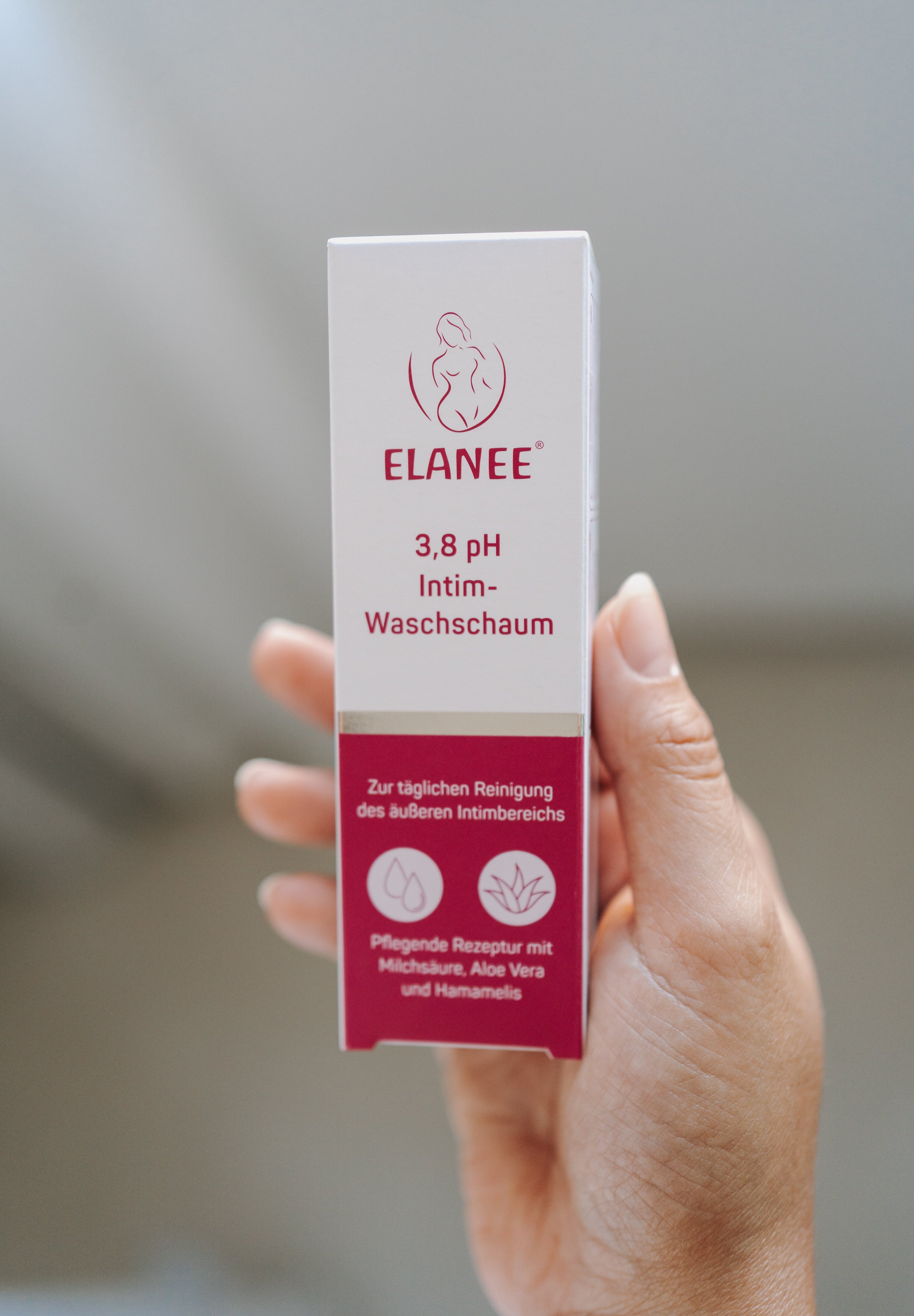 4260018194054_405-00_3,8 pH Intim-Waschschaum.jpg