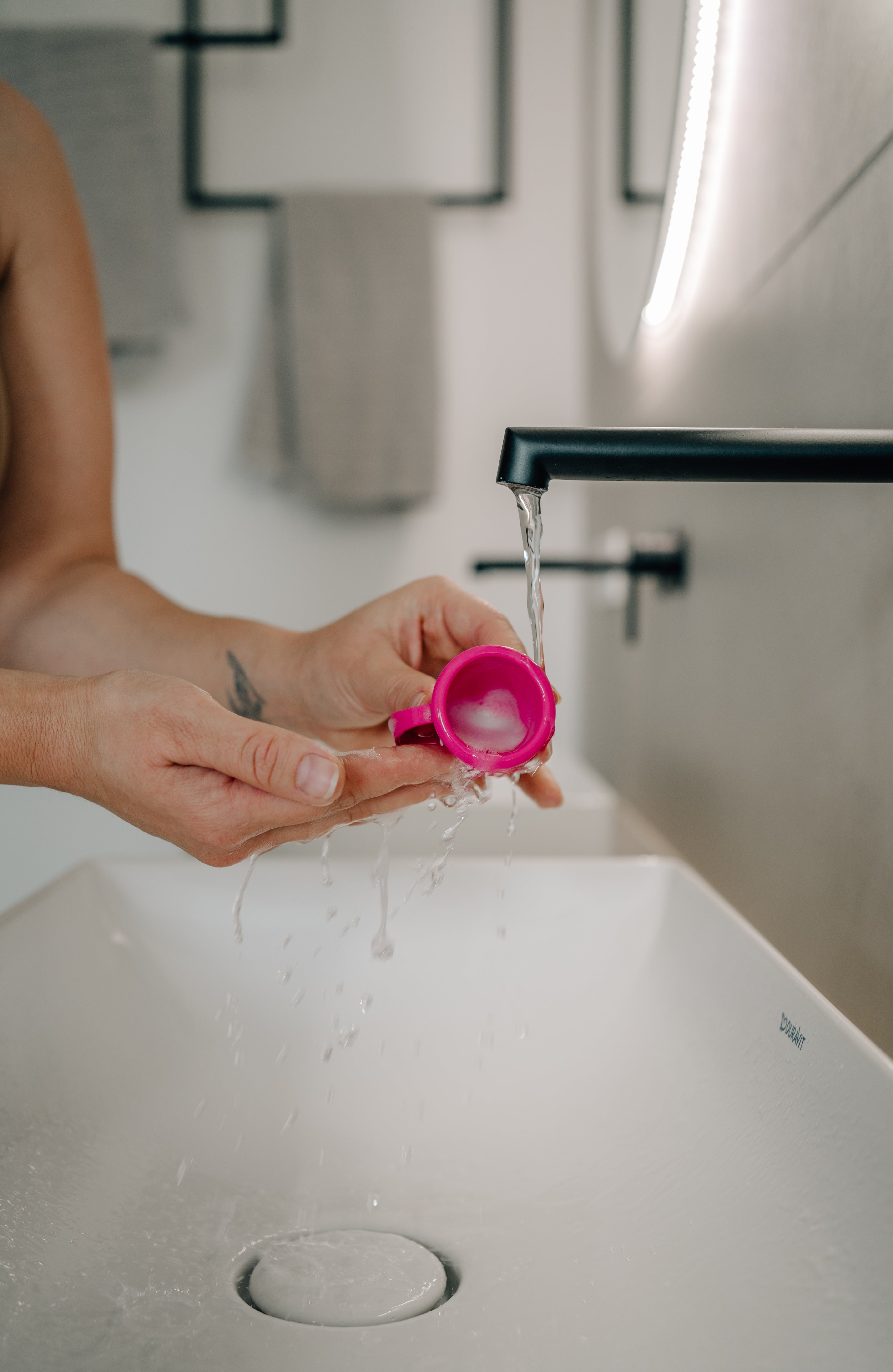 4260018197413_741-00_Menstruationstasse, Gr. 2.jpg