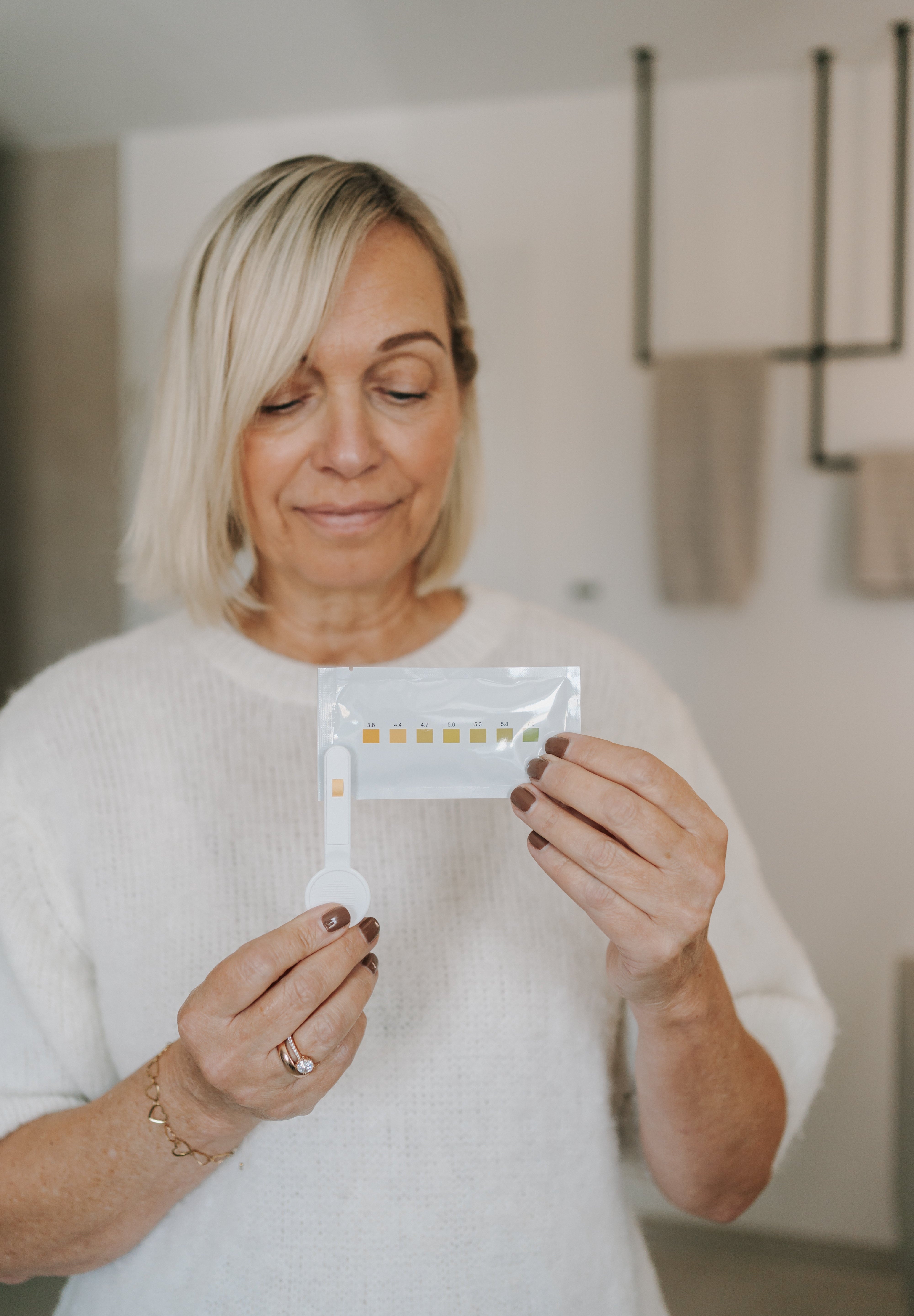 4260018197352_4260018197369 _735-00_736-00 _Vaginaler pH-Selbsttest, 2 Stk._Vaginaler pH-Selbsttest, 20 Stk._3.jpg